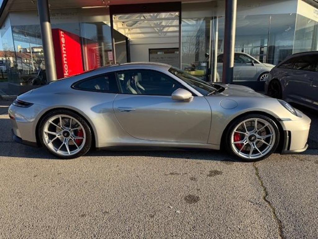 Porsche 911 GT3 4 992