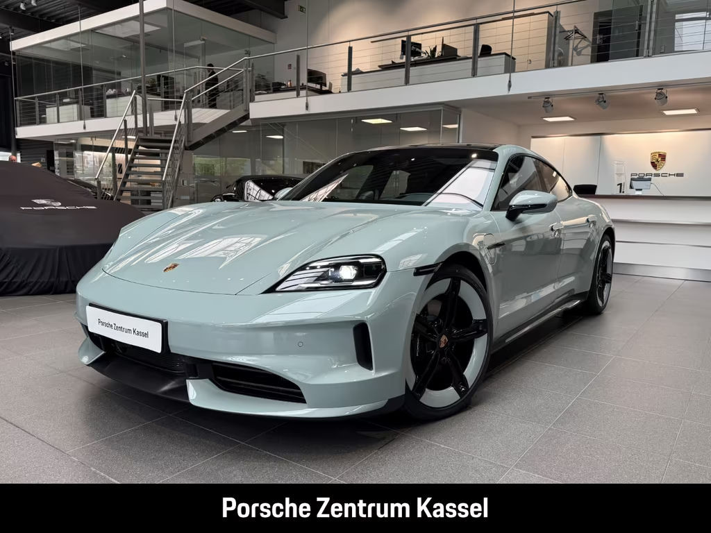 Porsche Taycan 4