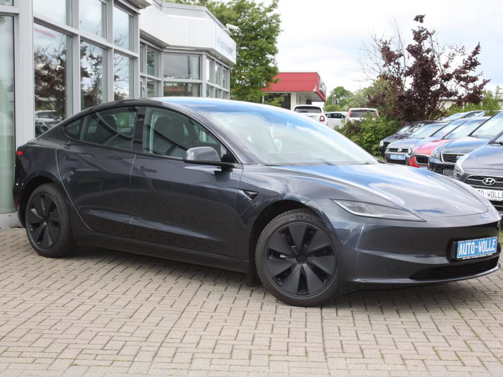 Tesla Model 3 RWD Standard Range