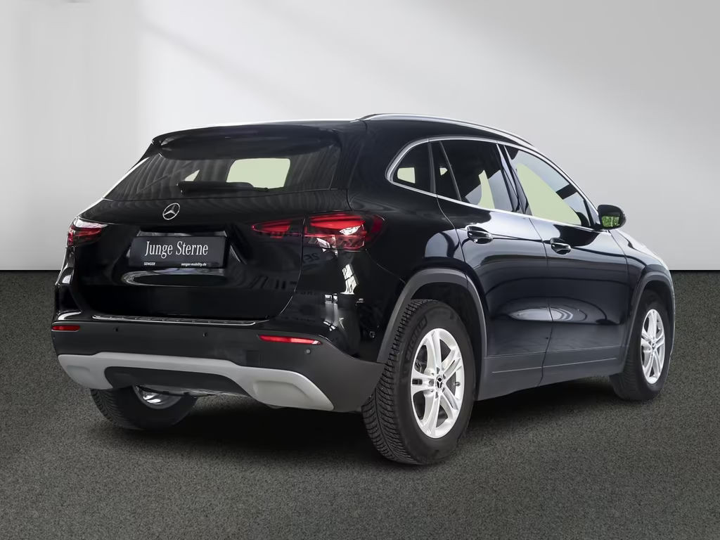 Mercedes-Benz GLA-Klasse GLA 200 Advanced Rückfahrkamera Sitzheizung LED