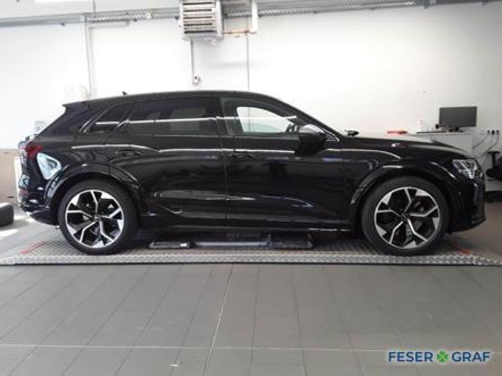 Audi SQ8 e-tron