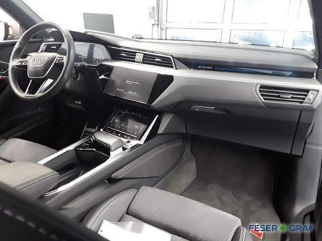 Audi SQ8 e-tron