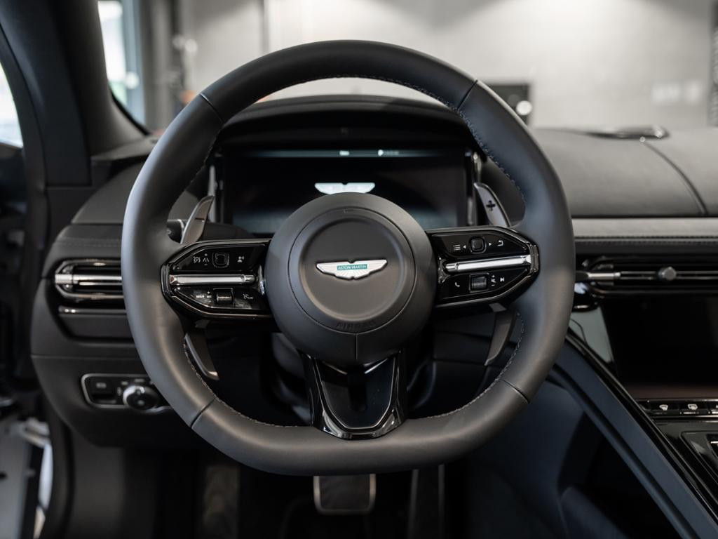 Aston Martin DB12