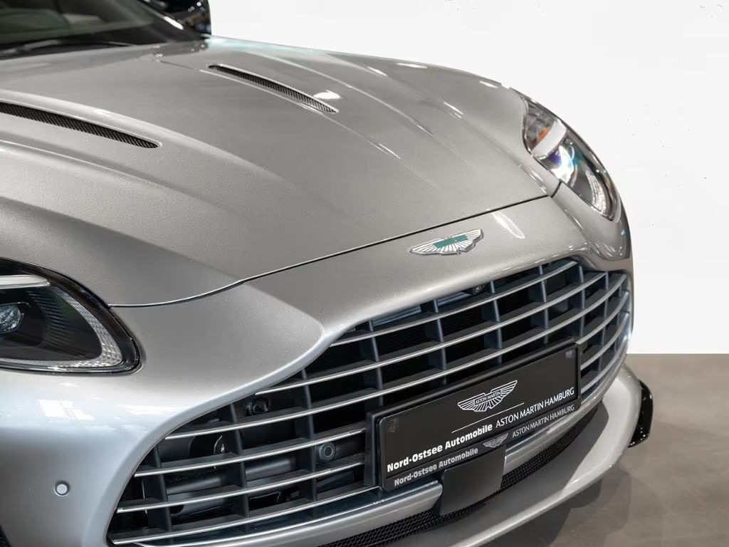 Aston Martin DB12
