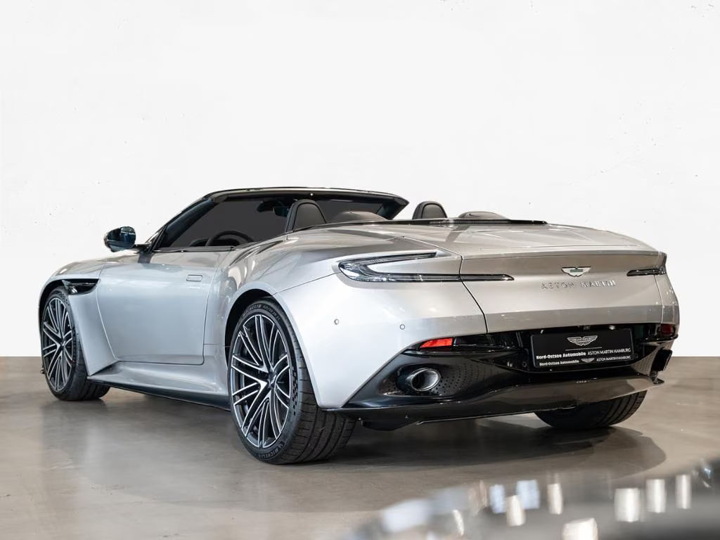 Aston Martin DB12
