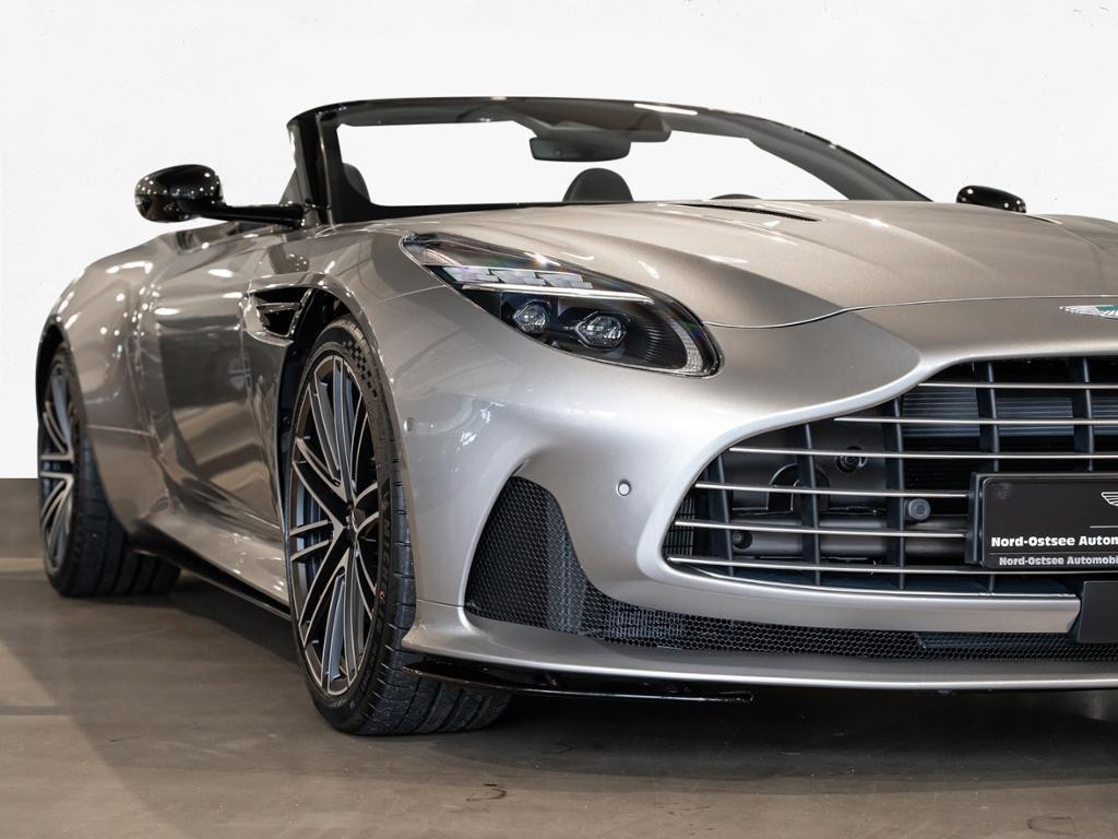 Aston Martin DB12