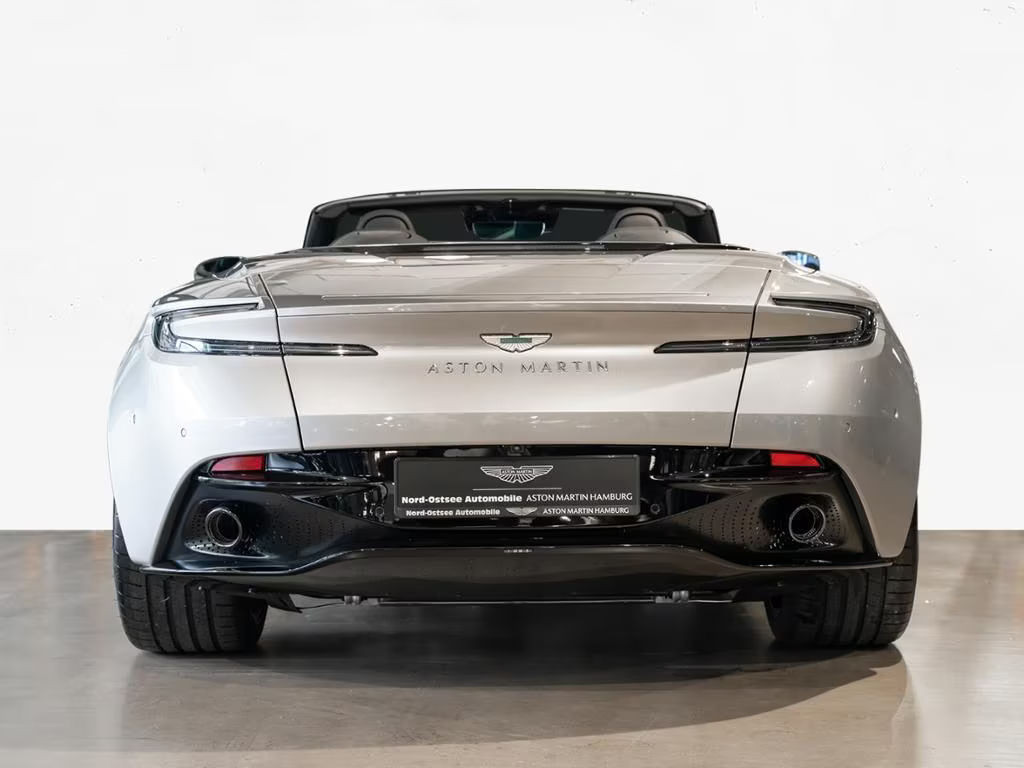 Aston Martin DB12