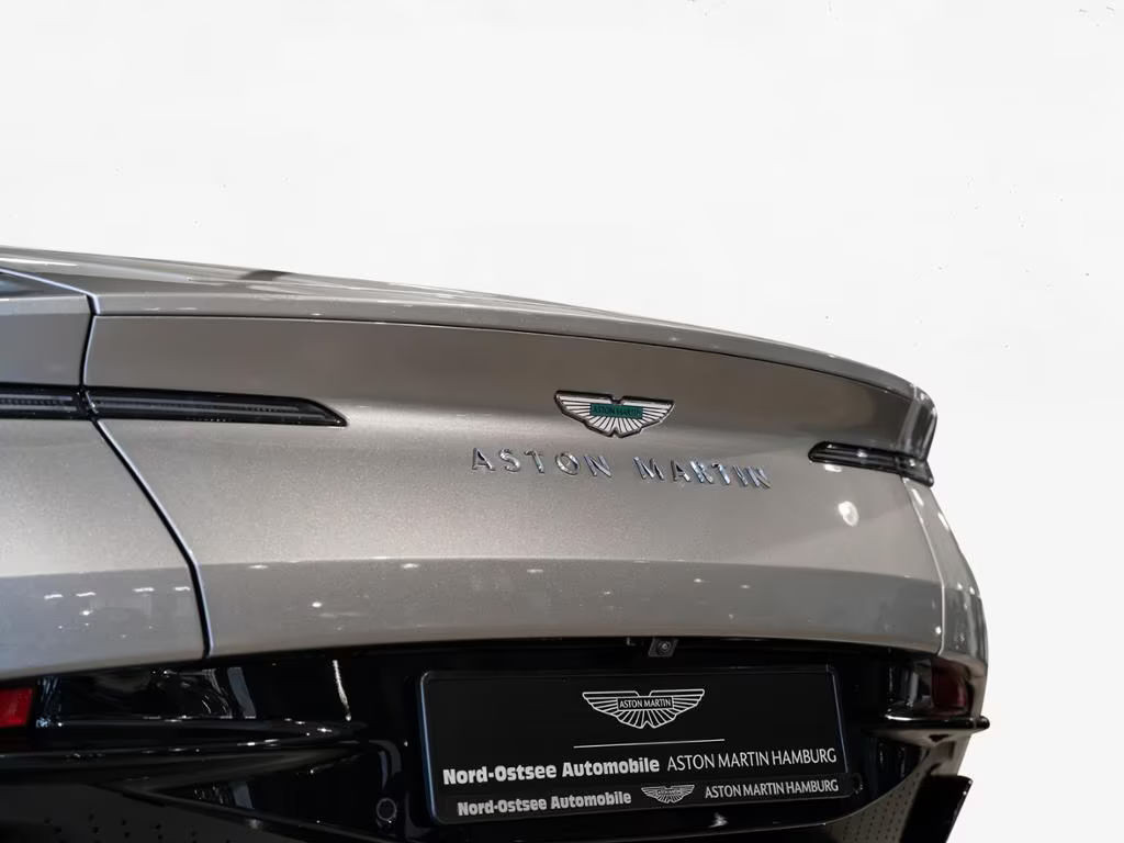 Aston Martin DB12