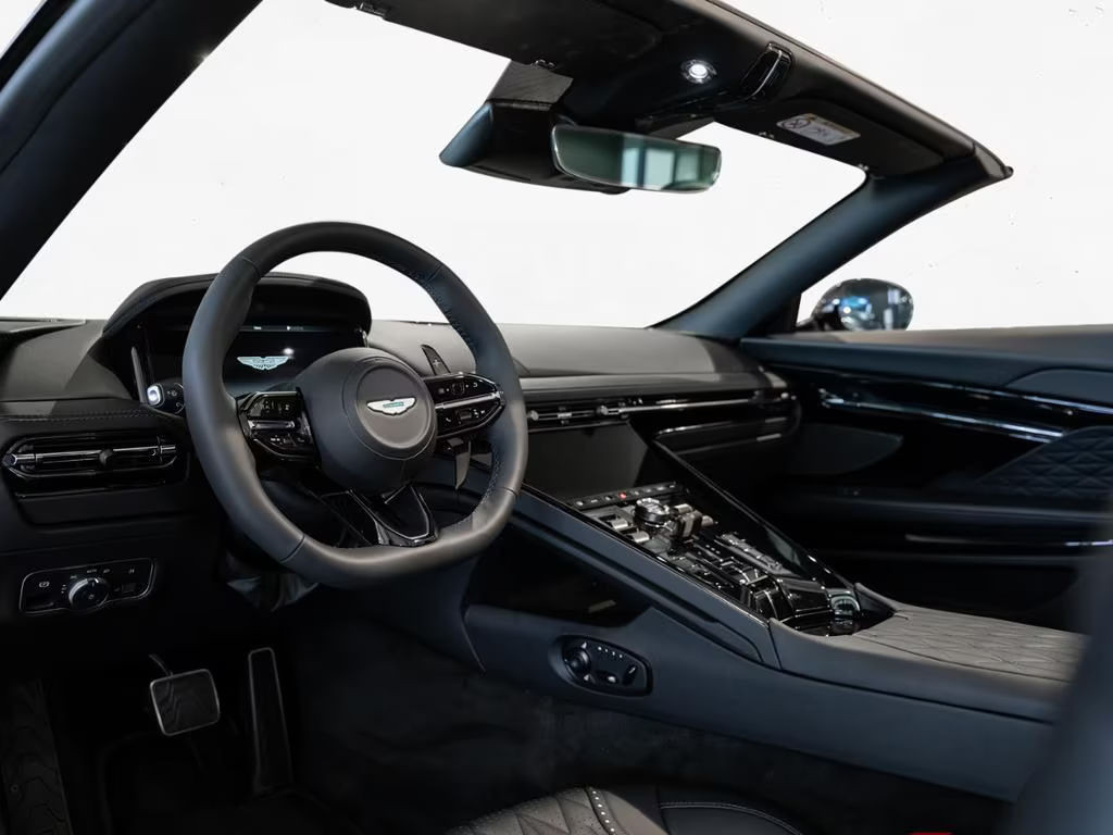 Aston Martin DB12