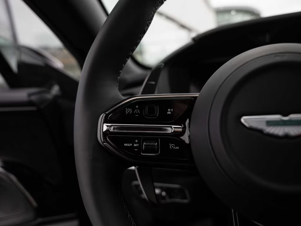 Aston Martin DBX