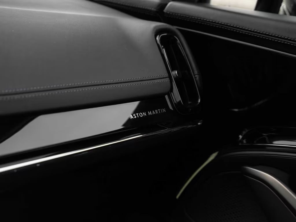 Aston Martin DBX