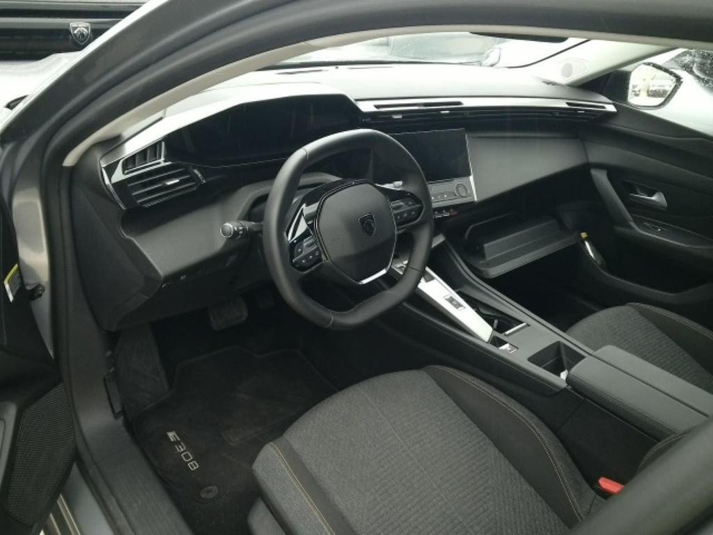 Peugeot e-308