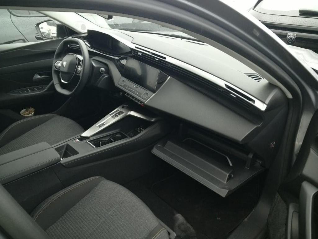 Peugeot e-308