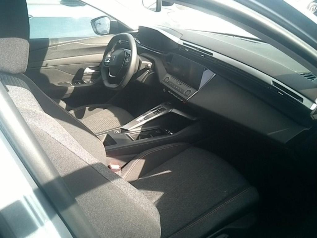 Peugeot e-308