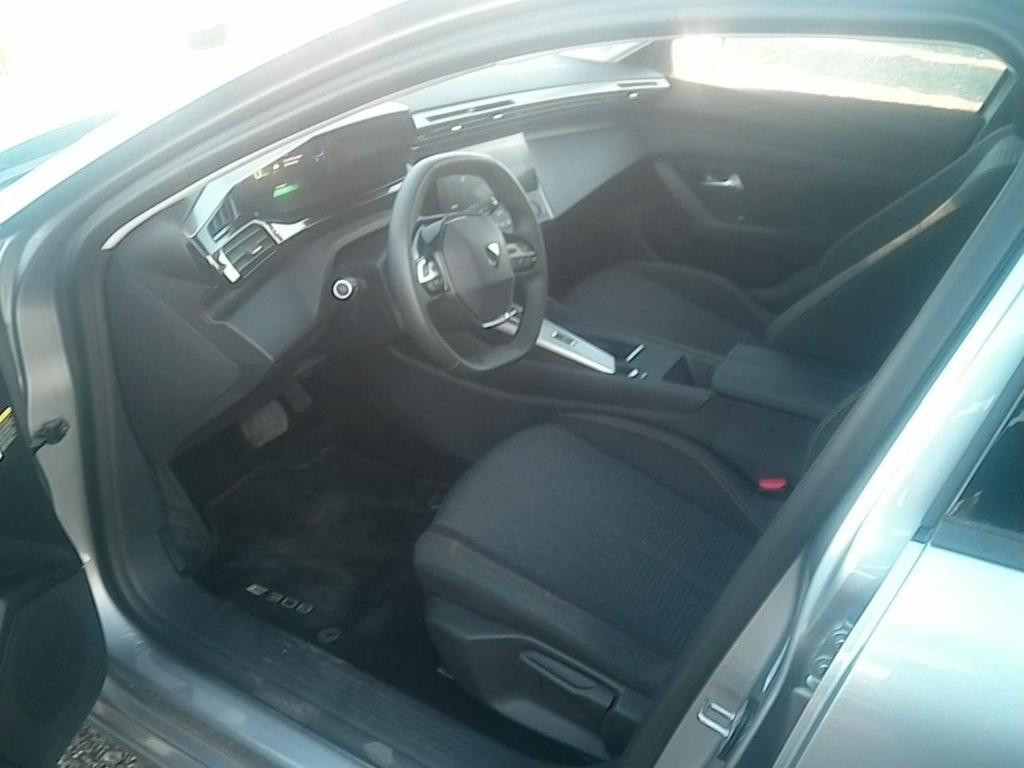 Peugeot e-308