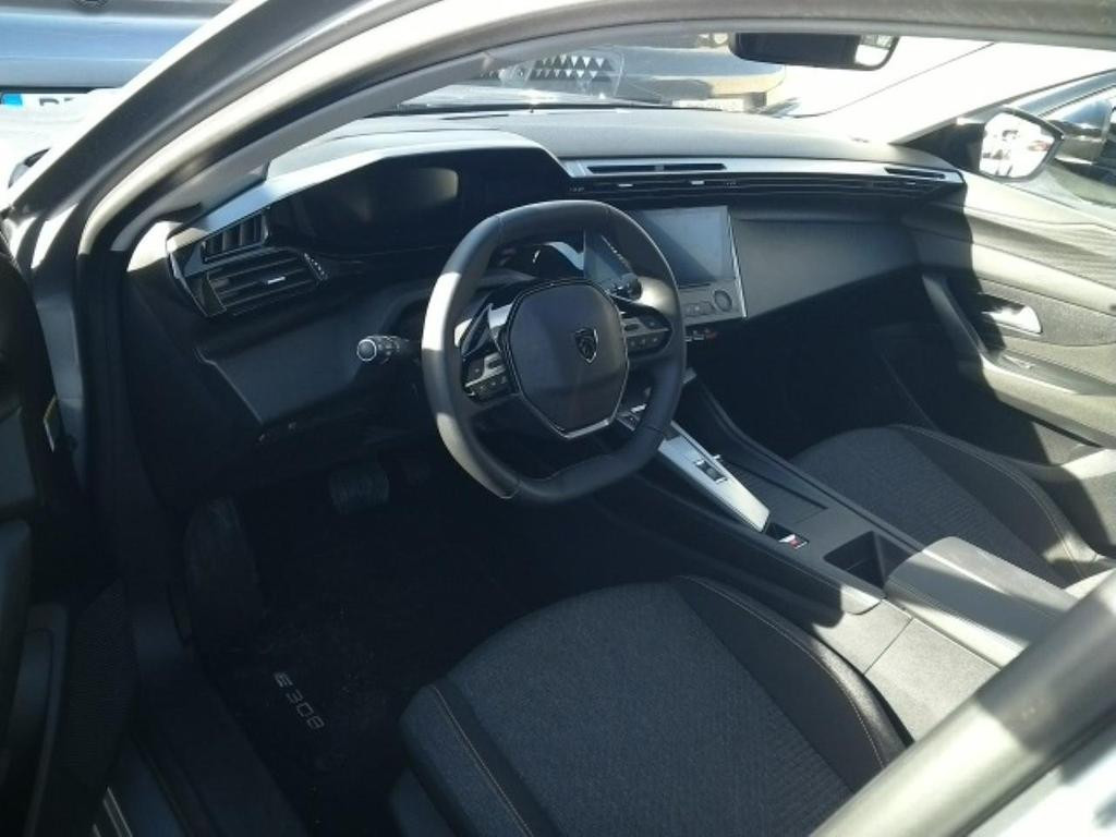 Peugeot e-308