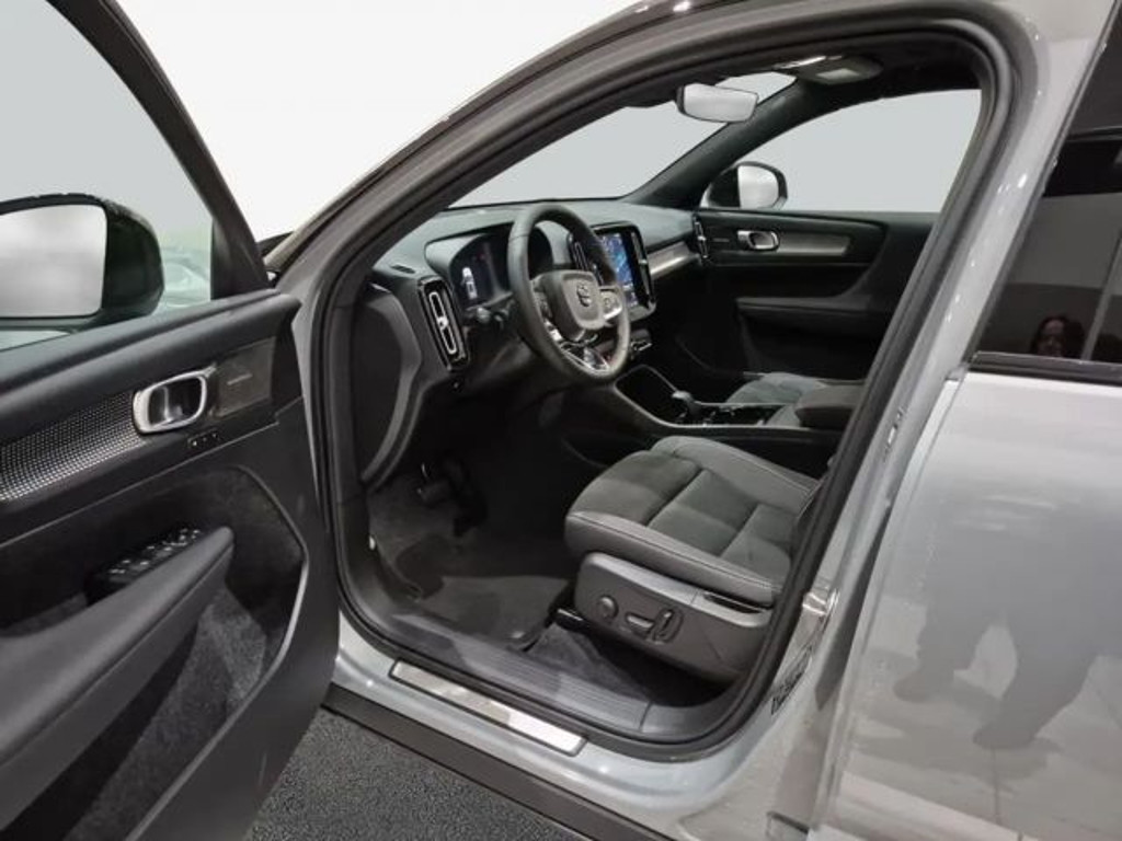 Volvo EX40