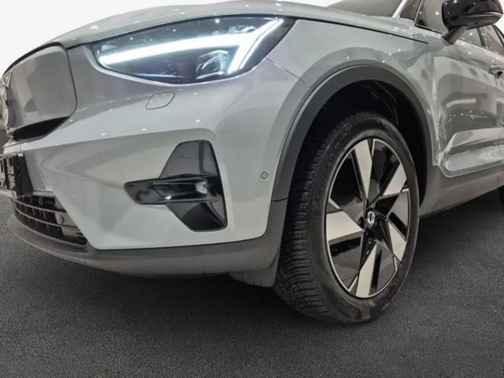 Volvo EX40