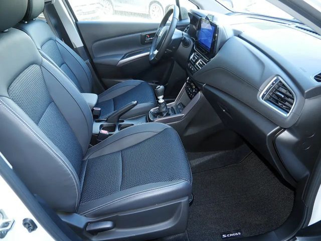Suzuki S-Cross