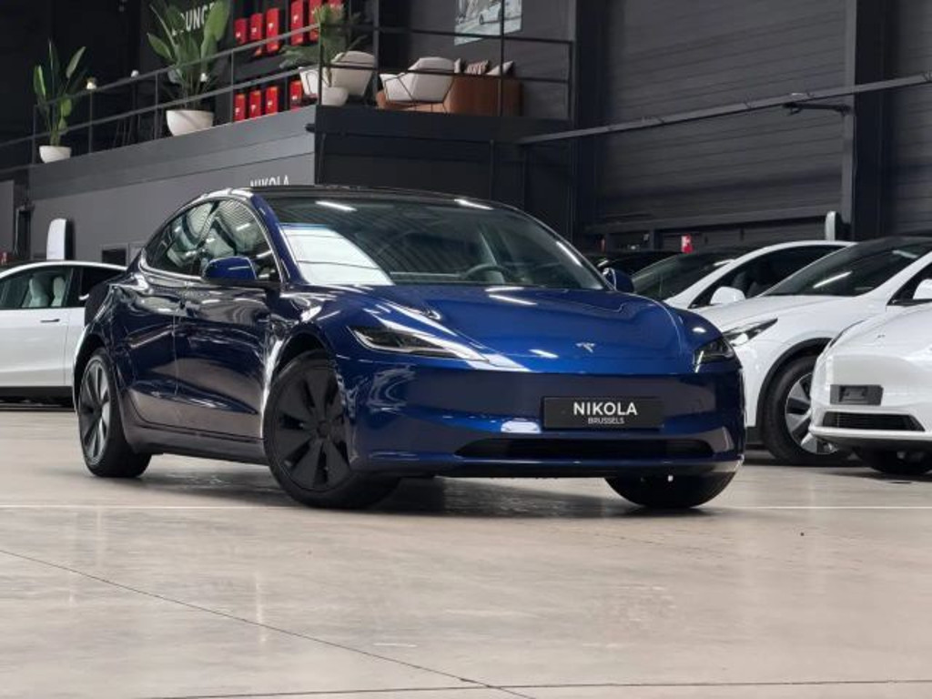 Tesla Model 3 Long Range AWD