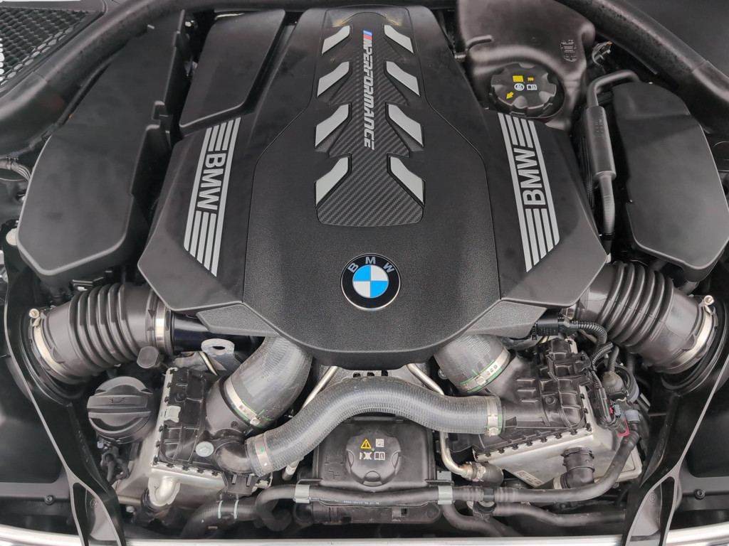 BMW M850