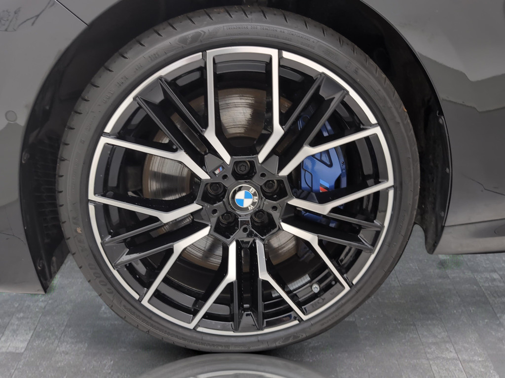 BMW M850