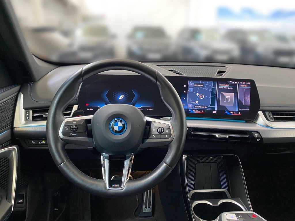 BMW iX1