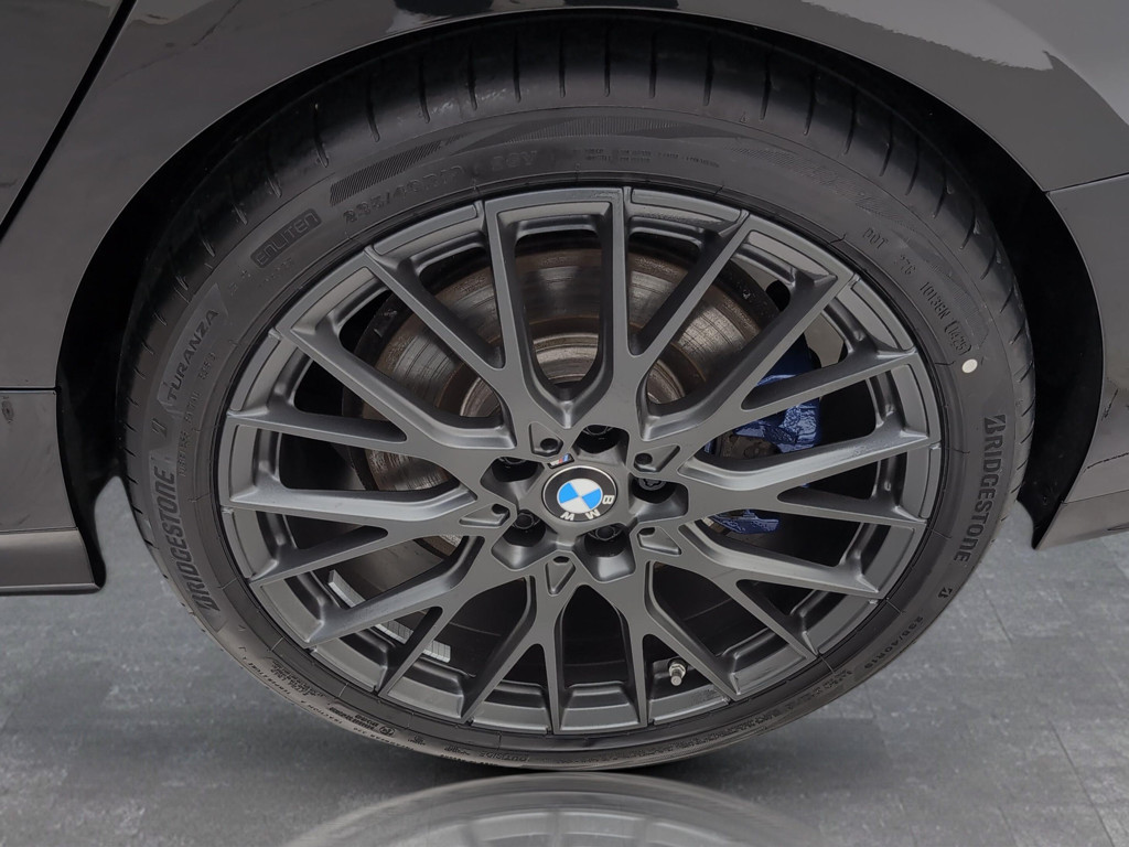 BMW M235