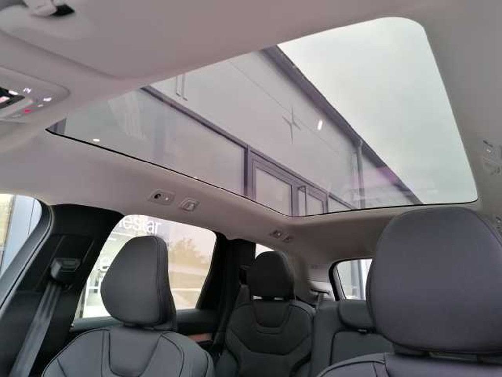 Volvo EX90