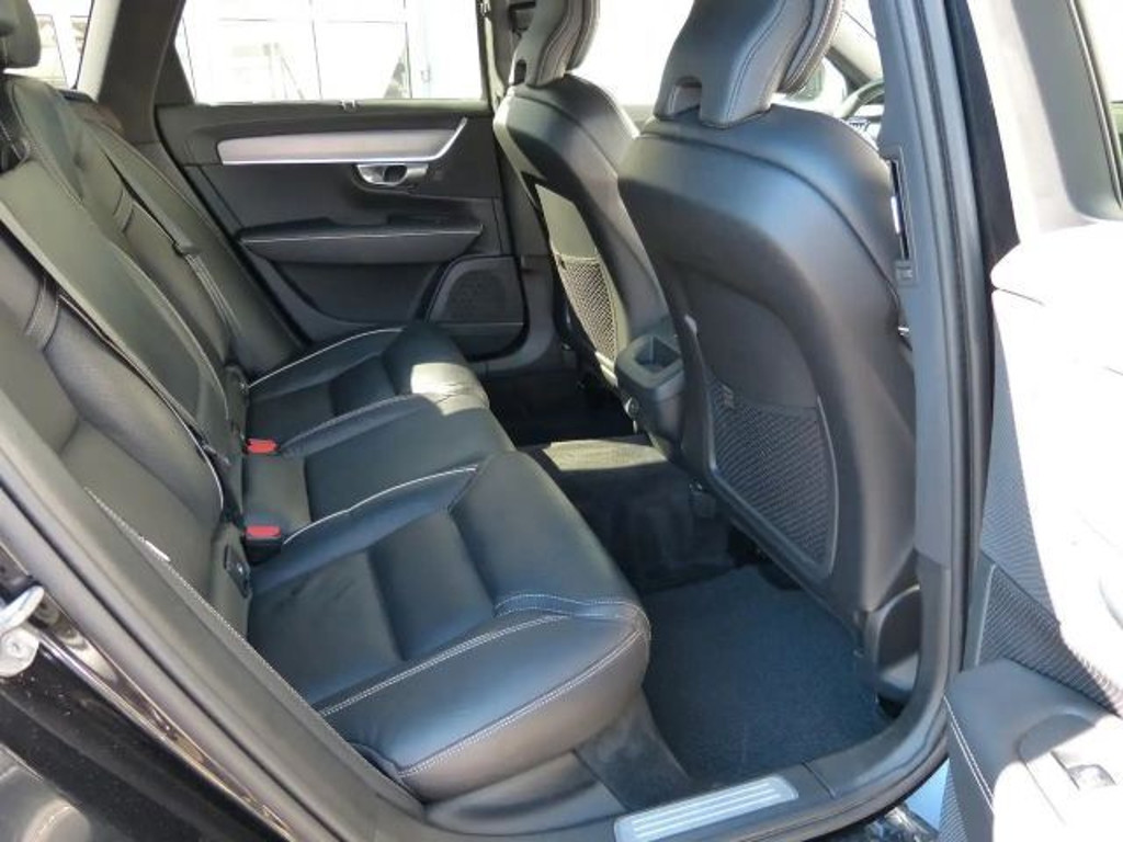 Volvo V90 Cross Country