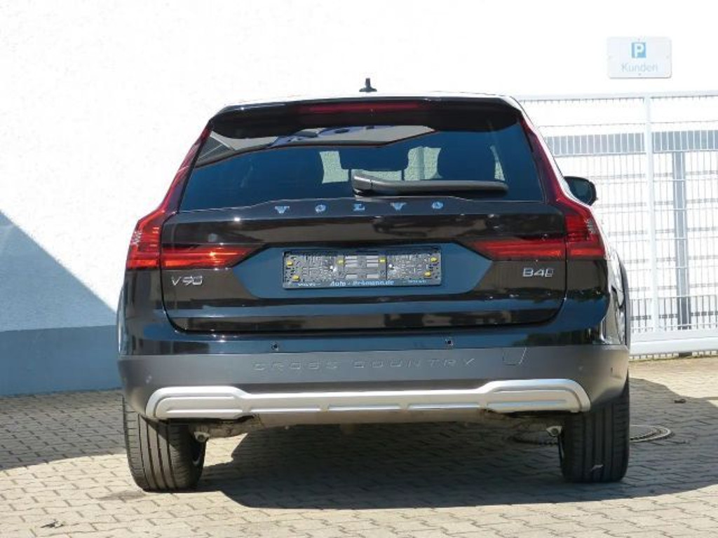 Volvo V90 Cross Country