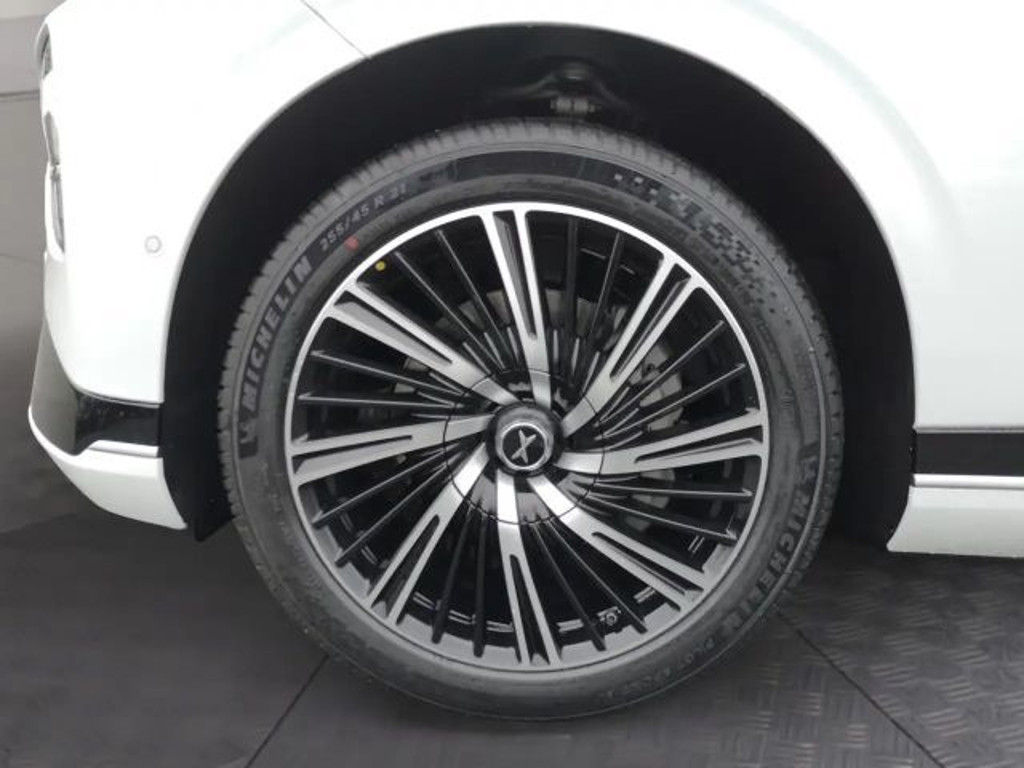 Xpeng G9