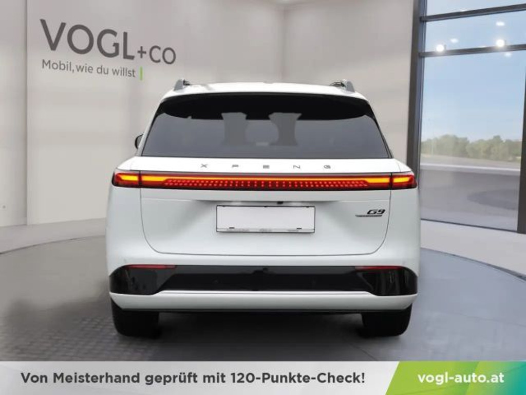 Xpeng G9