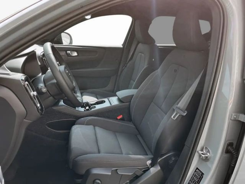 Volvo EX40