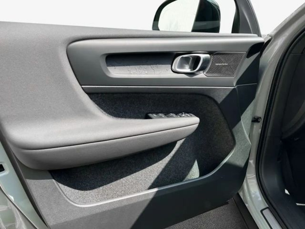 Volvo EX40