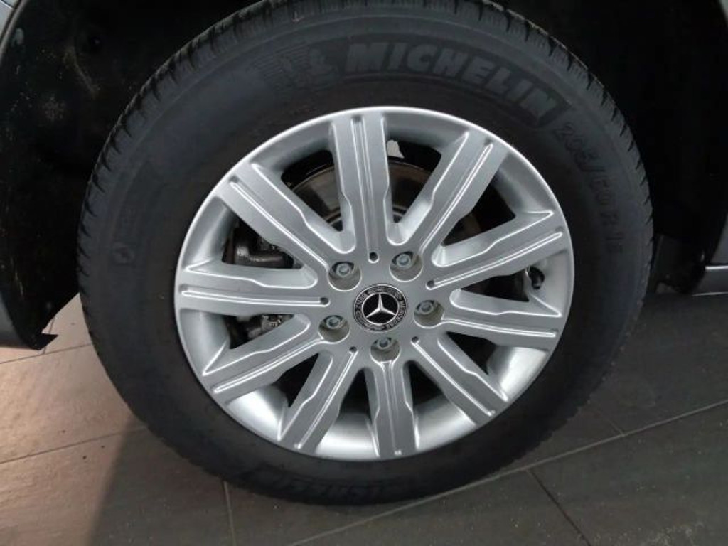 Mercedes-Benz T 180