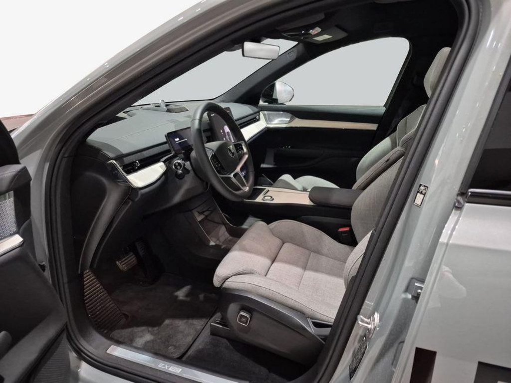 Volvo EX90