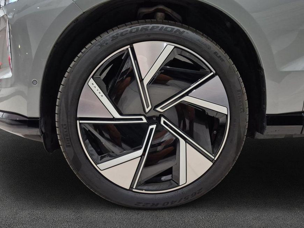 Volvo EX90