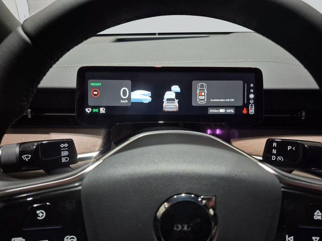 Volvo ES90