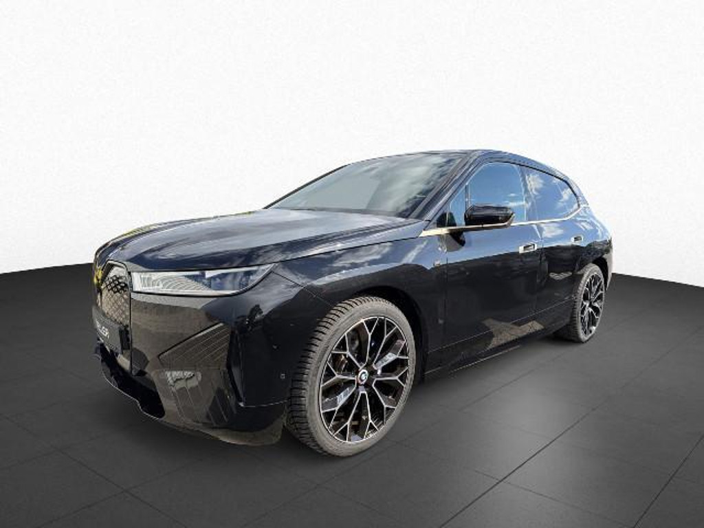 BMW iX M60
