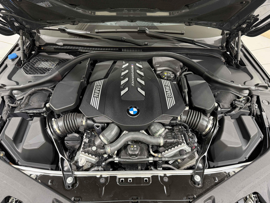 BMW M850