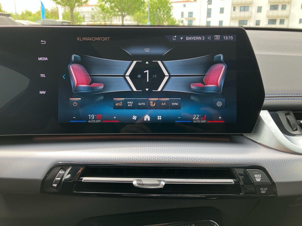 BMW iX1