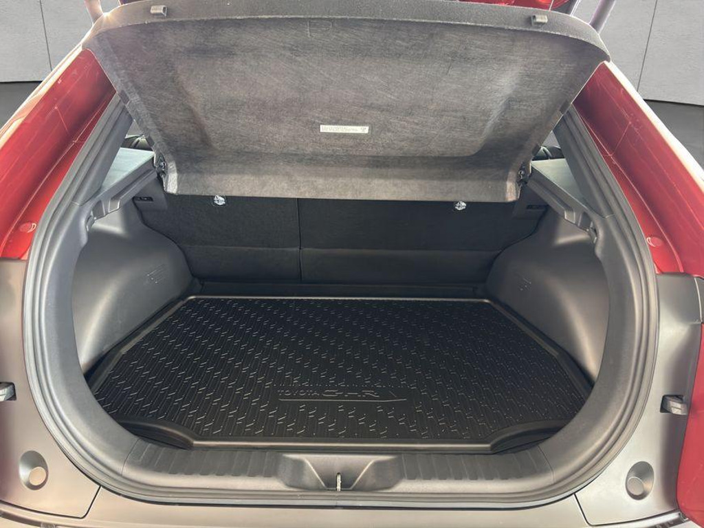 Toyota C-HR + 77kWh Teamplayer 165 kW, 5-türig (Strom)