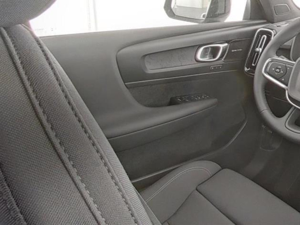 Volvo EX40