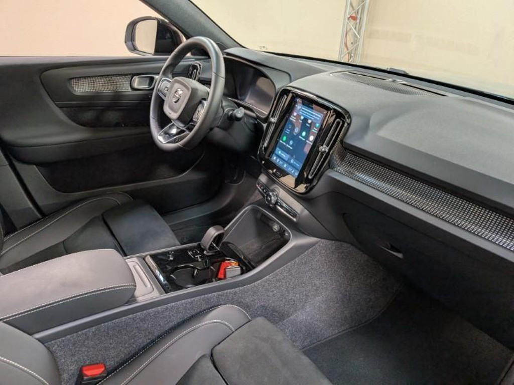 Volvo EX40