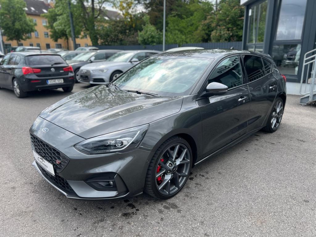 Ford Focus Limited ST Line