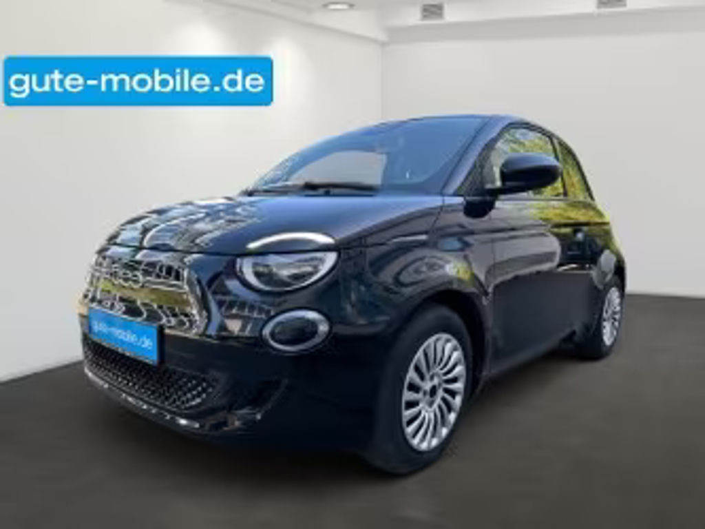 Fiat 500e Action