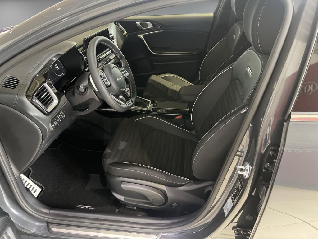 Kia ProCeed