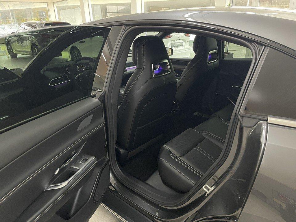 Mazda 6e
