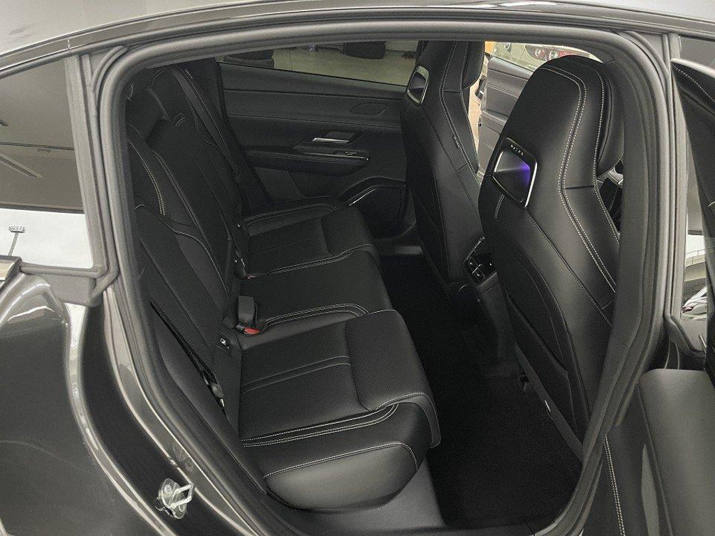 Mazda 6e